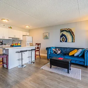 Free Parking, Pool, Sauna, Spa, Wifi, Bbq, Ac - Waikiki Banyan Honolulu